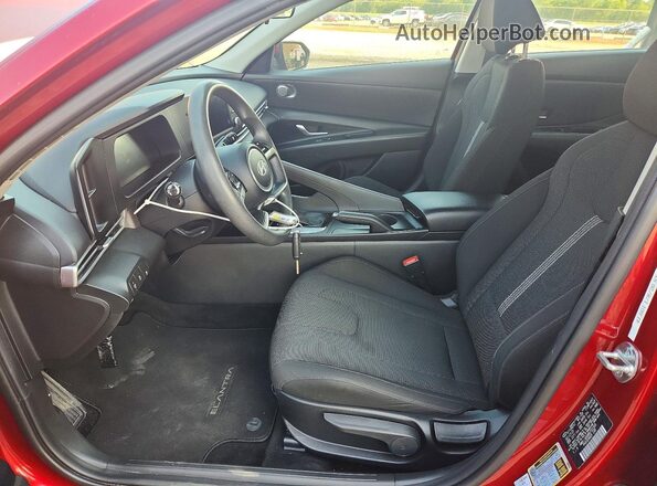 KMHLL4DG9RU722393 2024 HYUNDAI ELANTRA Red Widok deski rozdzielczej