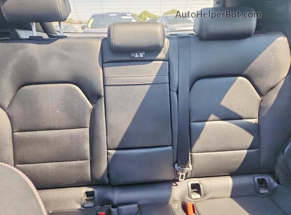 WDCTG4EB4HJ319945 2017 MERCEDES-BENZ GLA-CLASS Black Vista interior trasera