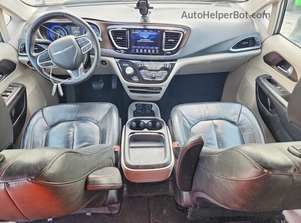 2C4RC1BG3JR233845 2018 CHRYSLER PACIFICA Silver Вид щитка приладів