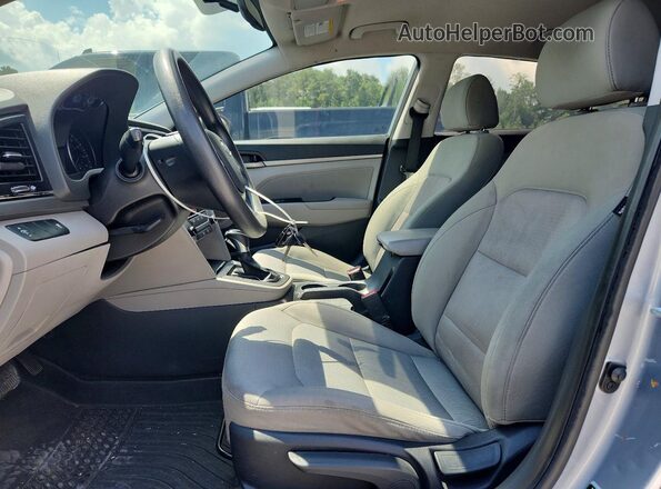 5NPD84LF0HH055516 2017 HYUNDAI ELANTRA Silver Առջևի վահանակի տեսք