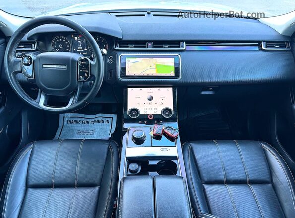 SALYB2RN3JA764534 2018 LAND ROVER RANGE ROVER White Widok tylnych siedzeń