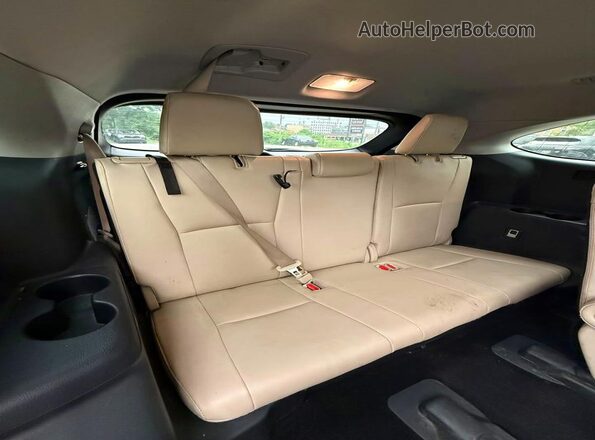 5TDXBRCH9LS013183 2020 TOYOTA HIGHLANDER White Rear seats view