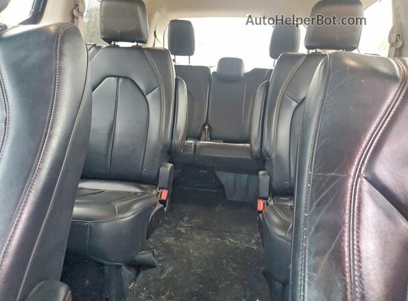 2C4RC1BG4HR543867 2017 CHRYSLER PACIFICA Black Widok wnętrza z tyłu