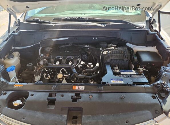 KM8SM4HF9GU154394 2016 HYUNDAI SANTA White Vista del compartimento del motor