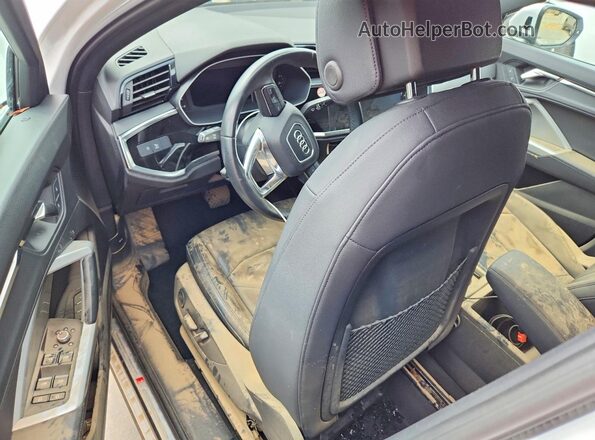 WA1DECF35R1034202 2024 AUDI Q3 White Widok zestawu wskaźników