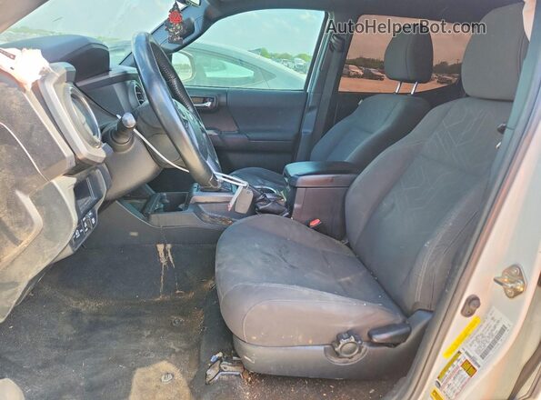 5TFAZ5CN9HX044953 2017 TOYOTA TACOMA Белый Вид панели приборов