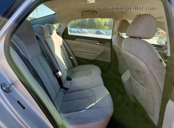 5NPE34AF5JH606485 2018 HYUNDAI SONATA Silver Rear interior view