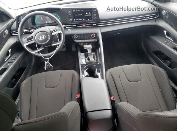 KMHLM4DJ3TU200424 2026 HYUNDAI ELANTRA White ხელსაწყოთა პანელის ხედი