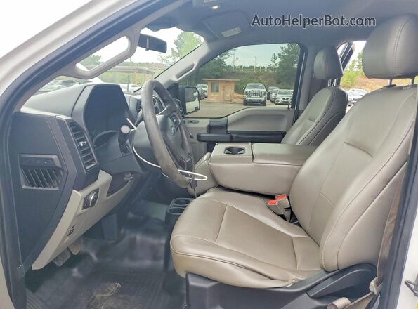 1FTEW1CB0KFD16523 2019 FORD F150 White Widok deski rozdzielczej