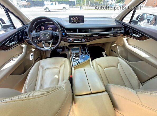 WA1VAAF7XJD023271 2018 AUDI Q7 White Вид задніх сидінь