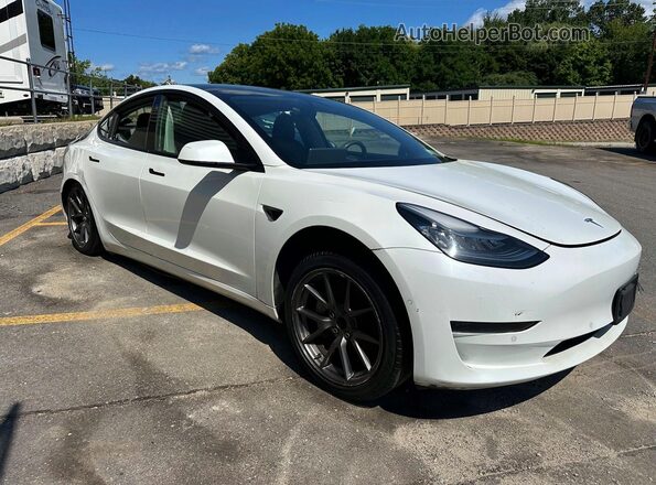 5YJ3E1EA9MF857852 2021 TESLA MODEL Белый Вид спереди