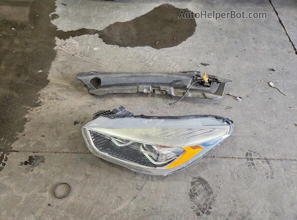 1FMCU9J9XHUE23879 2017 FORD ESCAPE Gray Widok wnętrza 360 stopni