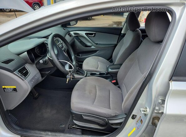 5NPDH4AE3GH709689 2016 HYUNDAI ELANTRA Серебряный Вид панели приборов