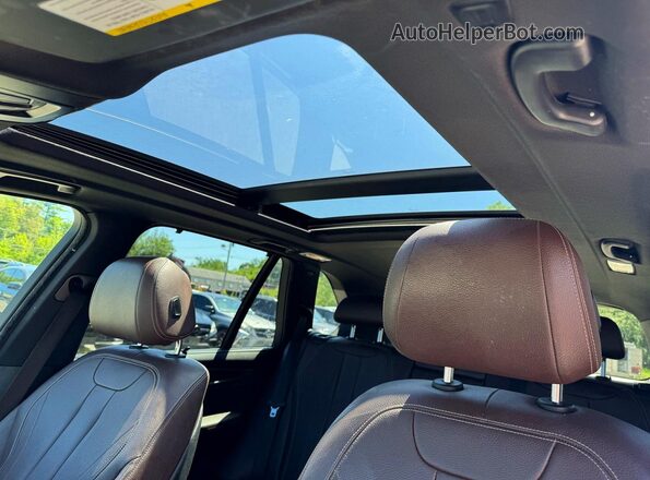 5UXKT0C56H0S80458 2017 BMW X5 White Engine compartment view