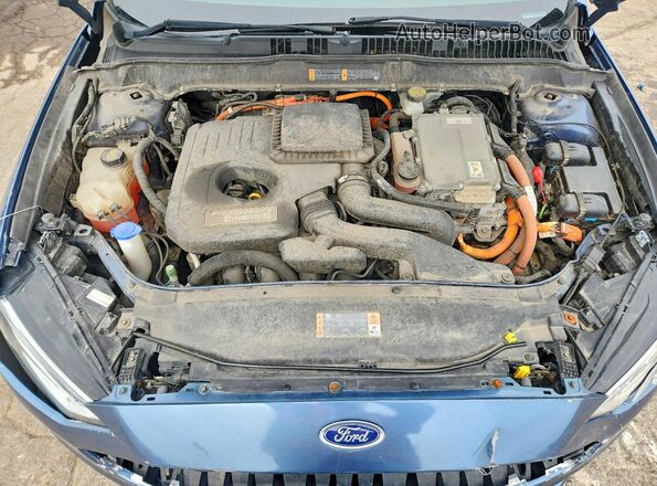 3FA6P0PU9JR105772 2018 FORD FUSION Blue Engine compartment view