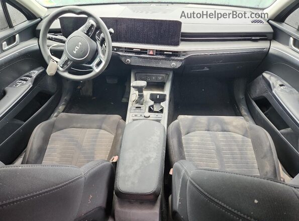 KNAG24J72S5325781 2025 KIA K5 Black Widok zestawu wskaźników
