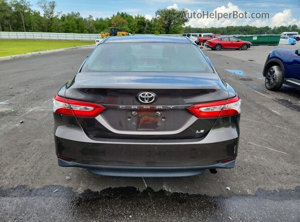 4T1B11HK6JU574237 2018 TOYOTA CAMRY Brown Vista interior delantera