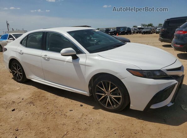 4T1G11AK1MU579205 2021 TOYOTA CAMRY Белый Вид спереди
