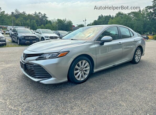 4T1B11HK5JU584516 2018 TOYOTA CAMRY Silver Հետևի աջ