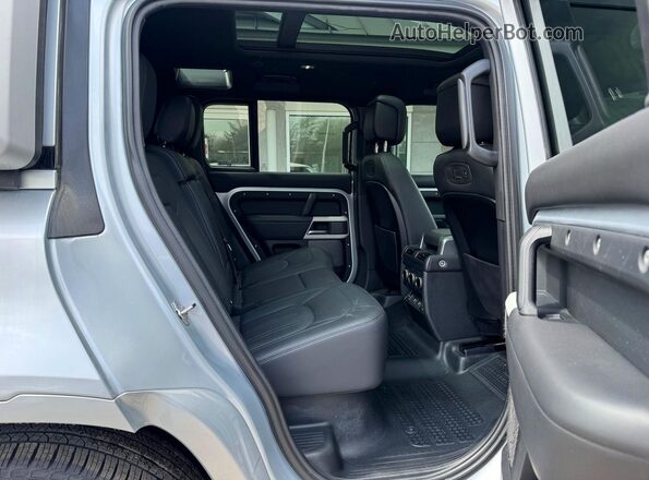 SALEW7RU6N2097910 2022 LAND ROVER DEFENDER Silver Front interior view