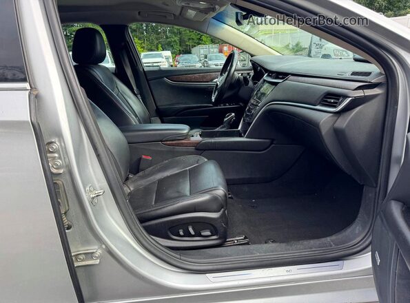 2G61M5S36K9123178 2019 CADILLAC XTS Silver Vista del salpicadero