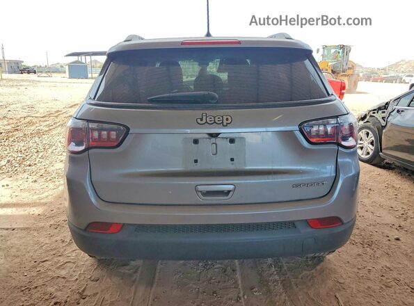 3C4NJCAB0JT124195 2018 JEEP COMPASS Silver Widok z tyłu