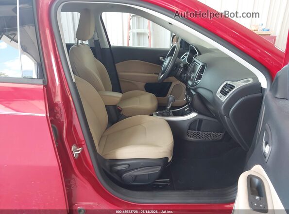 3C4NJCAB0JT405610 2018 JEEP COMPASS Красный Вид салона спереди