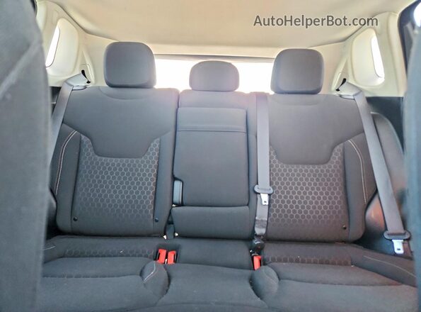 3C4NJCAB0KT675566 2019 JEEP COMPASS Black Widok tylnych siedzeń
