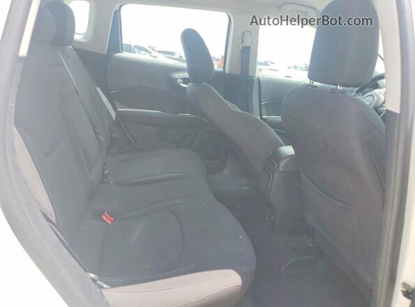 3C4NJCAB1JT151826 2018 JEEP COMPASS White Widok tylnych siedzeń