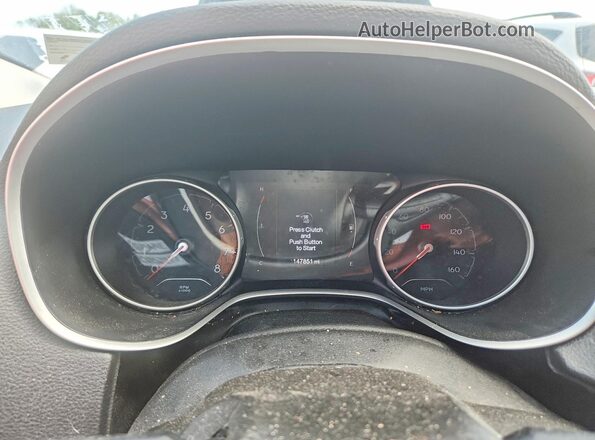 3C4NJCAB2JT339478 2018 JEEP COMPASS Red Instrument cluster view