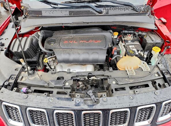 3C4NJCAB2JT339478 2018 JEEP COMPASS Red Engine compartment view