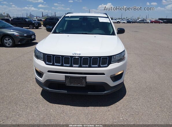 3C4NJCAB3JT308644 2018 JEEP COMPASS White Vista interior trasera