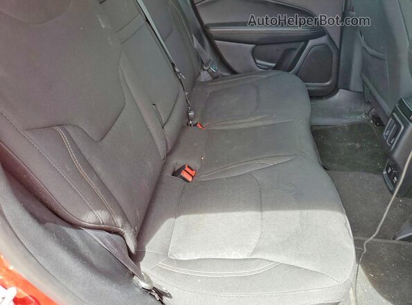 3C4NJCAB4JT186473 2018 JEEP COMPASS Red Вид задньої частини салону