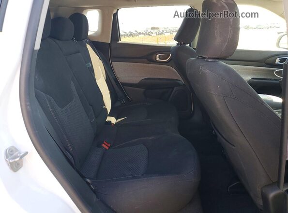 3C4NJCAB4NT224872 2022 JEEP COMPASS Белый Вид задней части салона
