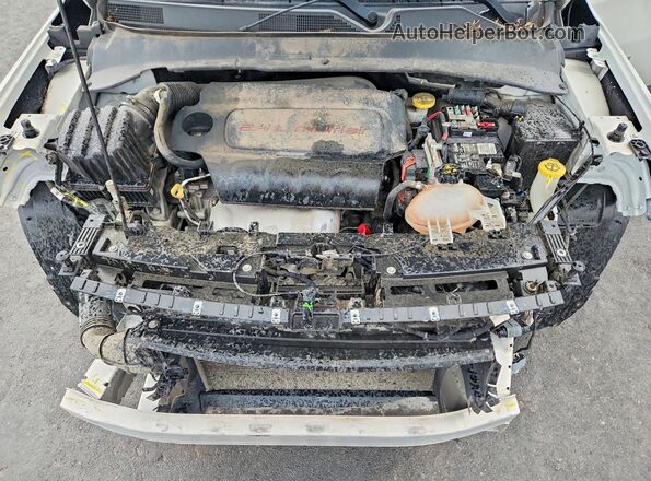 3C4NJCAB8MT560328 2021 JEEP COMPASS White Vista interior trasera