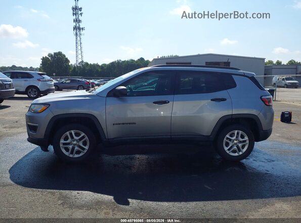 3C4NJCAB9JT411132 2018 JEEP COMPASS Silver Панорамний вид салону 360°