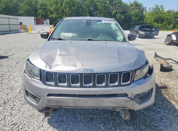 3C4NJCABXJT226961 2018 JEEP COMPASS Gray Widok z przodu