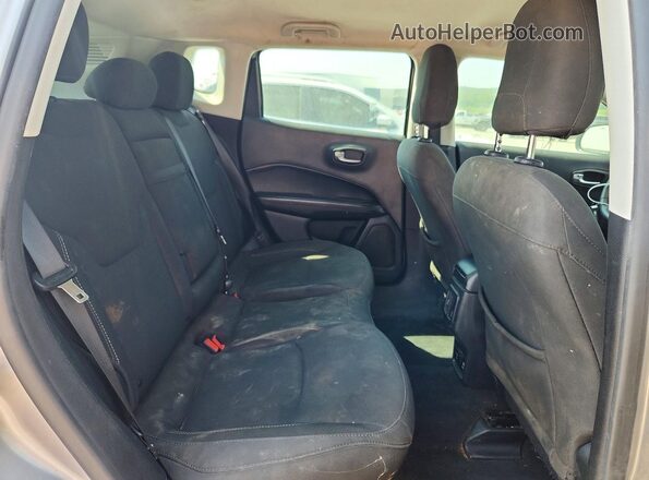 3C4NJCABXKT699681 2019 JEEP COMPASS Silver Vista interior trasera