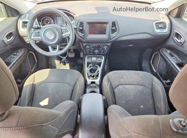 3C4NJCABXKT699681 2019 JEEP COMPASS Silver Vista del salpicadero