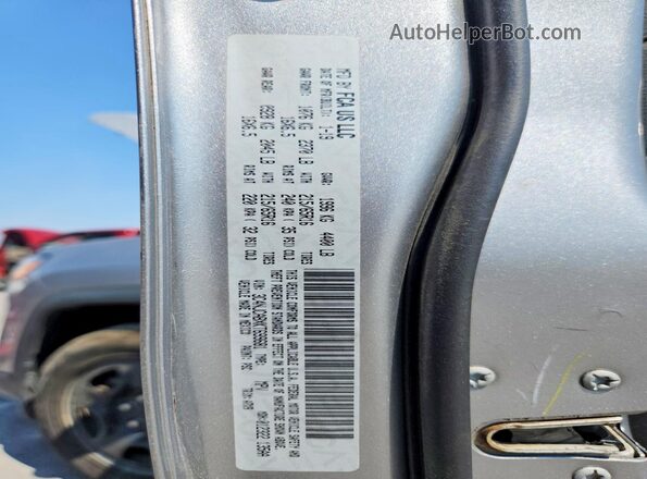 3C4NJCABXKT699681 2019 JEEP COMPASS Silver Vista de la etiqueta del VIN
