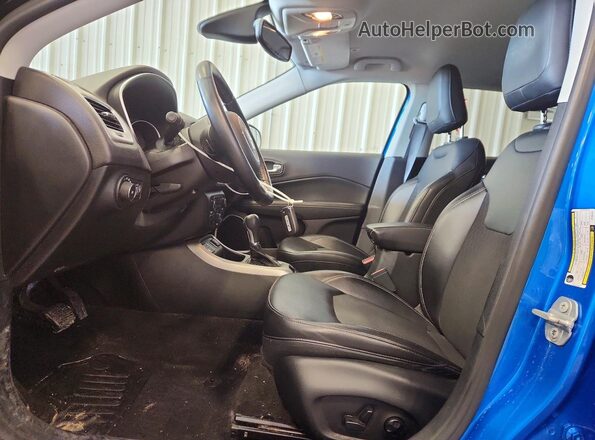 3C4NJCBB0JT193161 2018 JEEP COMPASS Blue Vista interior delantera