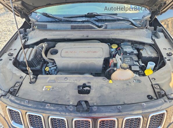 3C4NJCBB0JT227325 2018 JEEP COMPASS Black Widok wnętrza z tyłu
