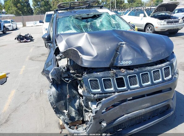3C4NJCBB1JT469394 2018 JEEP COMPASS Gray Vista frontal