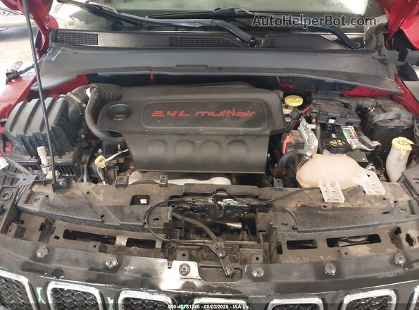 3C4NJCBB1JT469508 2018 JEEP COMPASS Red Widok z tyłu