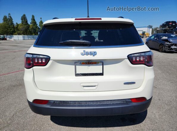 3C4NJCBB1JT489001 2018 JEEP COMPASS White Widok z tyłu