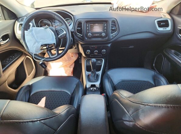 3C4NJCBB1JT489001 2018 JEEP COMPASS White Widok deski rozdzielczej