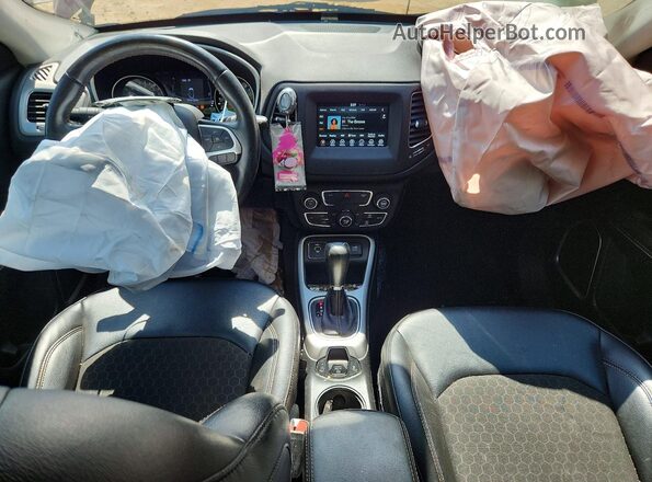 3C4NJCBB2LT229855 2020 JEEP COMPASS Burgundy Vista del salpicadero