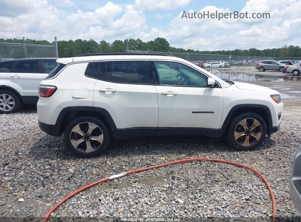 3C4NJCBB3JT256978 2018 JEEP COMPASS Кремовый Вид задней части салона