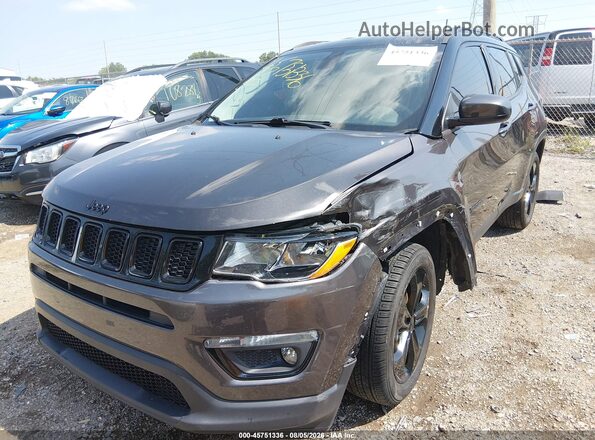 3C4NJCBB3JT358930 2018 JEEP COMPASS Серый Передняя левая четверть