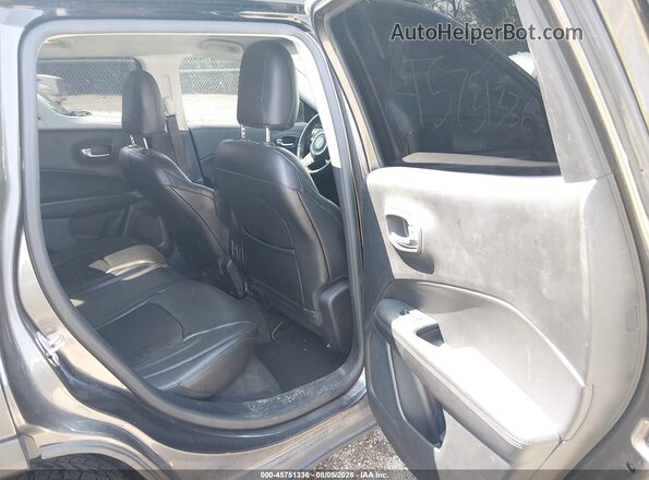 3C4NJCBB3JT358930 2018 JEEP COMPASS Серый Вид наклейки с VIN-кодом